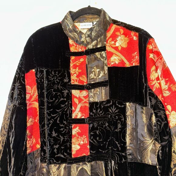 Chicos Medium (1) Silk Blend Black Red Gold Mandarin Style Patchwork Jacket EUC - Picture 3 of 13